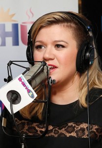 Kelly Clarkson Supports the Legalization of Cannabis